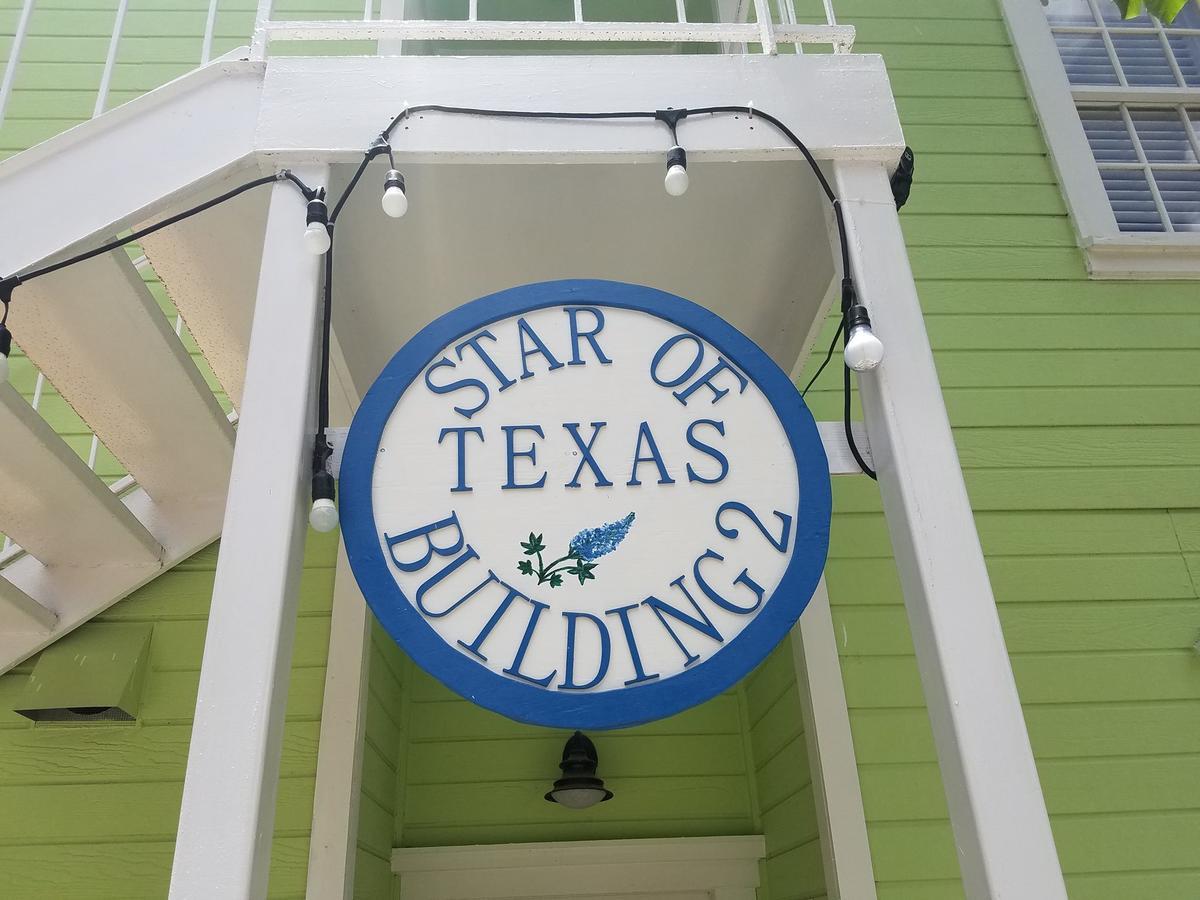 Star Of Texas Inn Building Two Остин Екстериор снимка